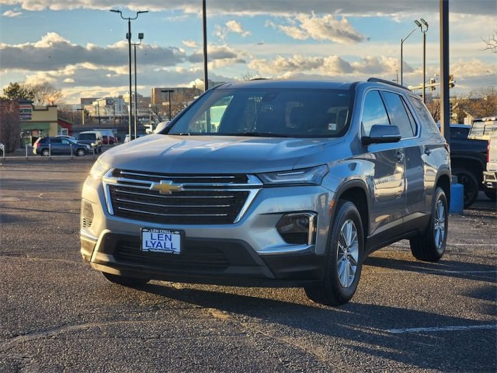 Used 2023 Chevrolet Traverse LT Cloth SUV