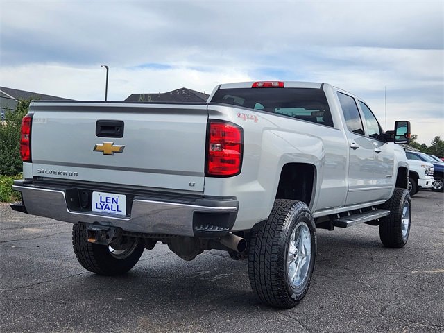 2015 Chevrolet Silverado 2500HD LT photo 3