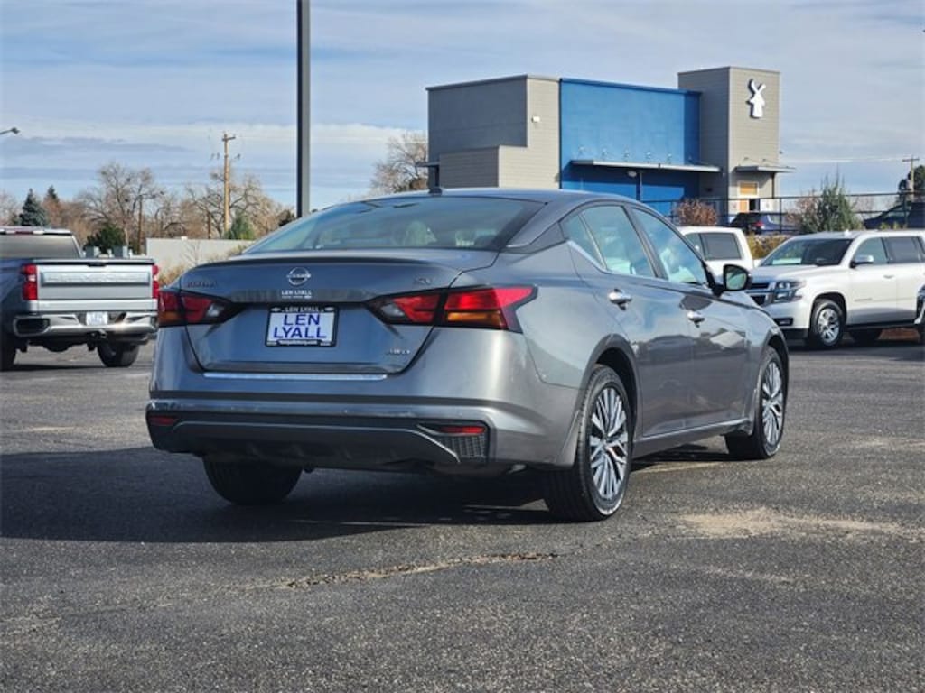 Used 2023 Nissan Altima 2.5 SV