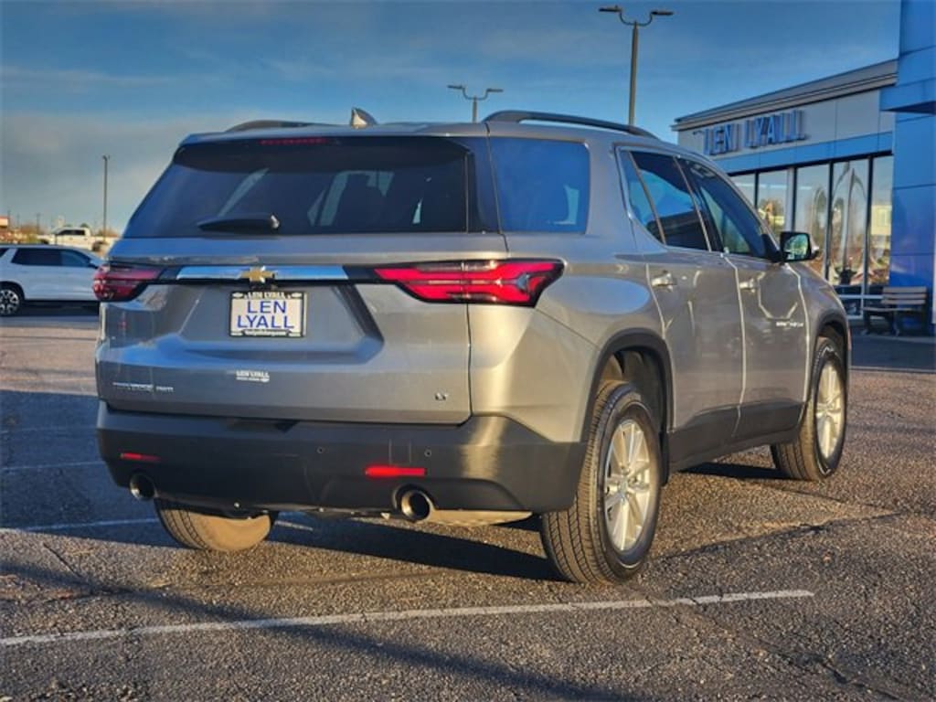 Used 2023 Chevrolet Traverse LT Cloth SUV