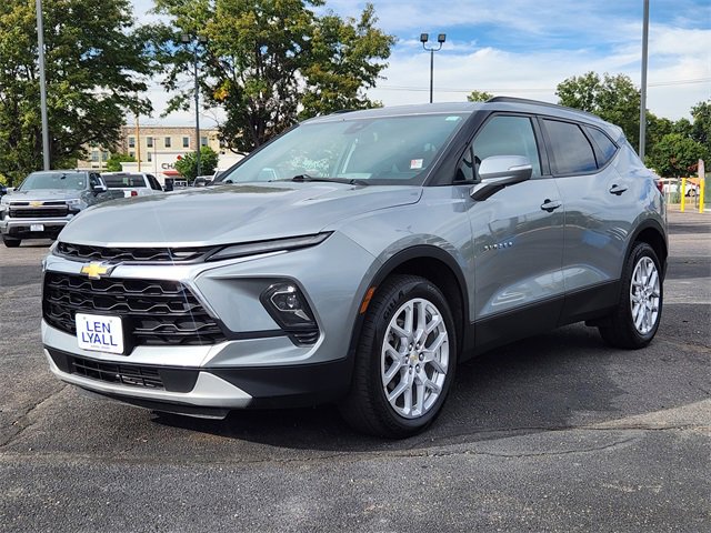 2023 Chevrolet Blazer 3LT photo 2