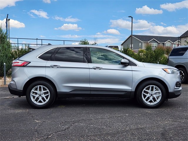 2023 Ford Edge SEL photo 2