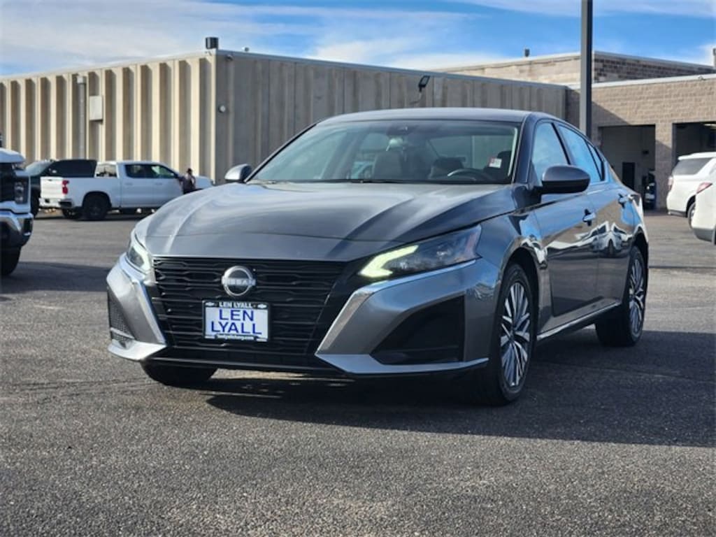 Used 2023 Nissan Altima 2.5 SV