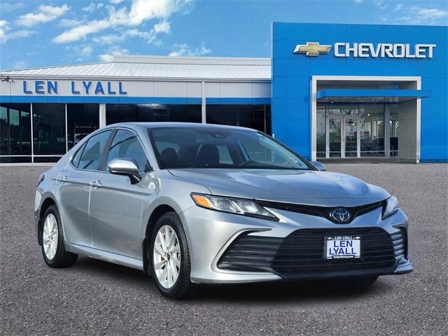 2023 Toyota Camry LE's photo