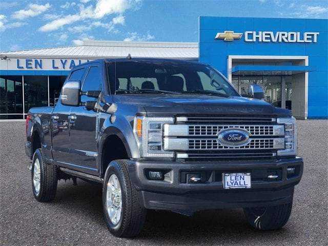 2019 Ford F-350 Super Duty Platinum's photo