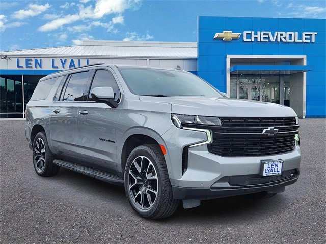 2023 Chevrolet Suburban RST's photo