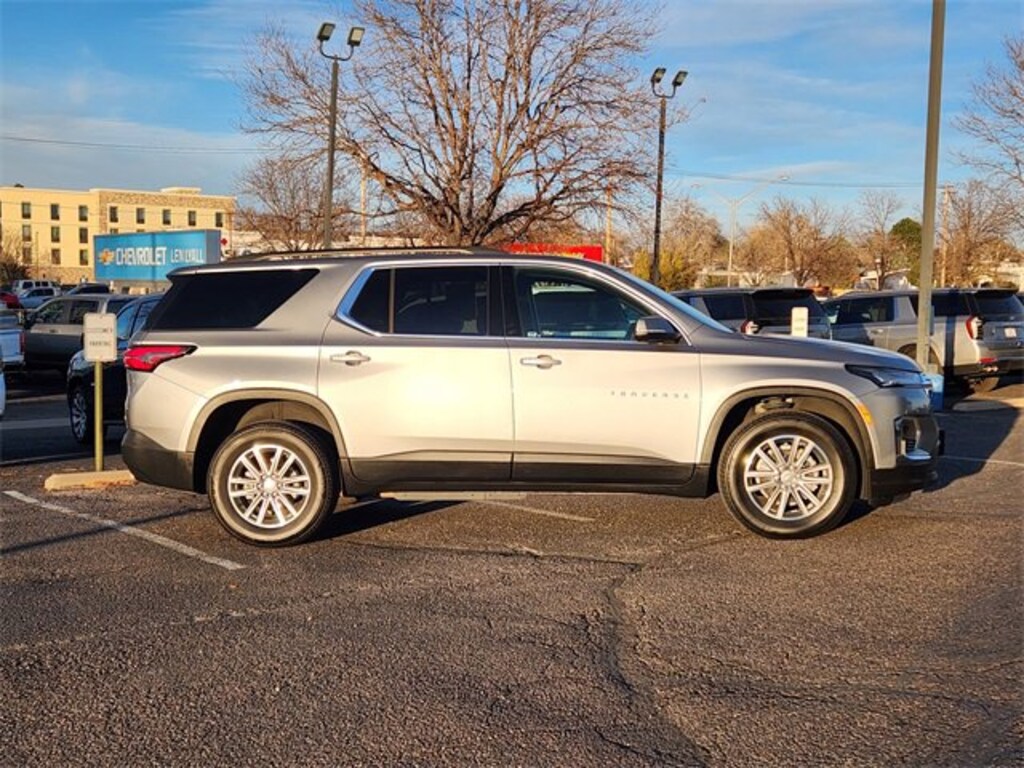 Used 2023 Chevrolet Traverse LT Cloth SUV