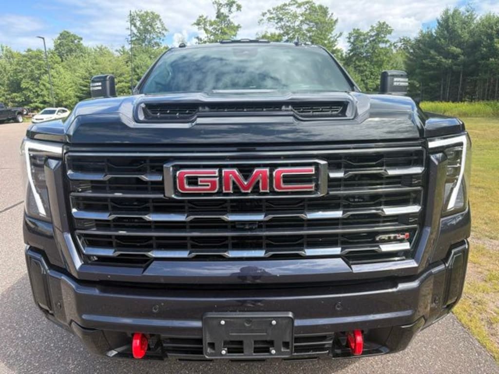 Used 2026 GMC Sierra 2500HD 4x4 Crew Cab AT4 Truck