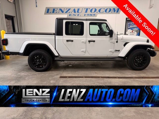 2023 Jeep Gladiator Sport S's photo
