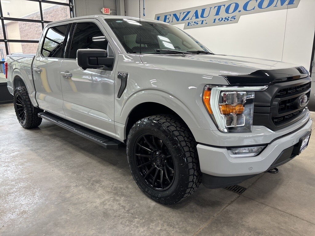 2023 Ford F-150 XLT photo 2