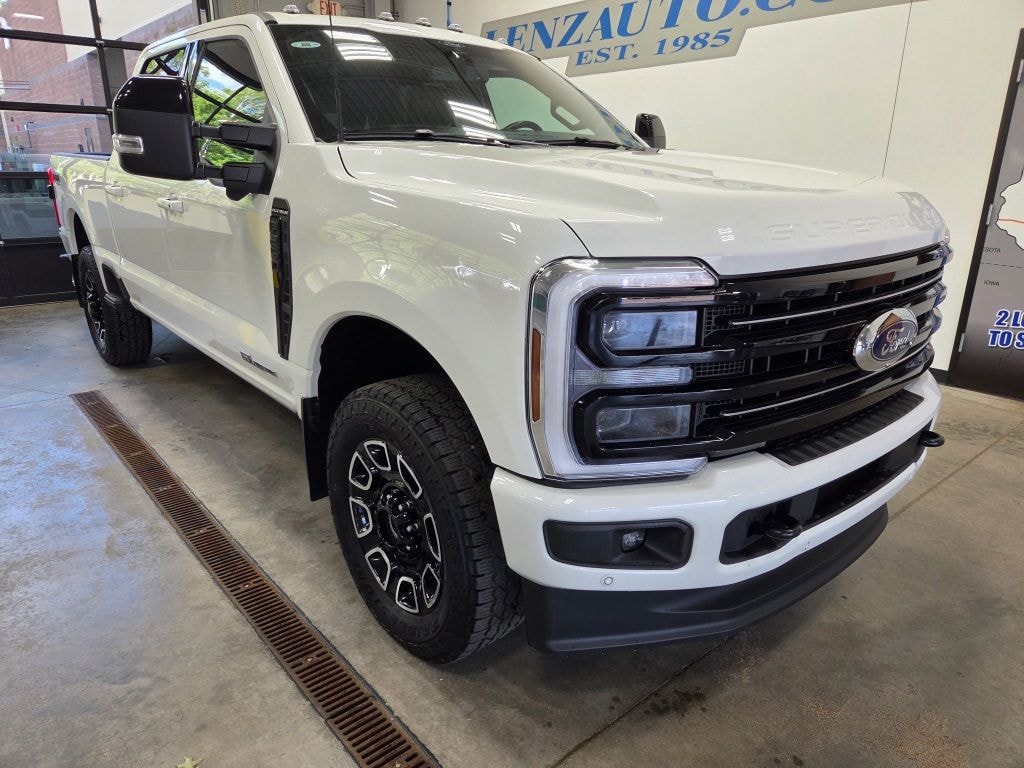 Used 2025 Ford F-250SD 4x4 Crew Cab Platinum Truck