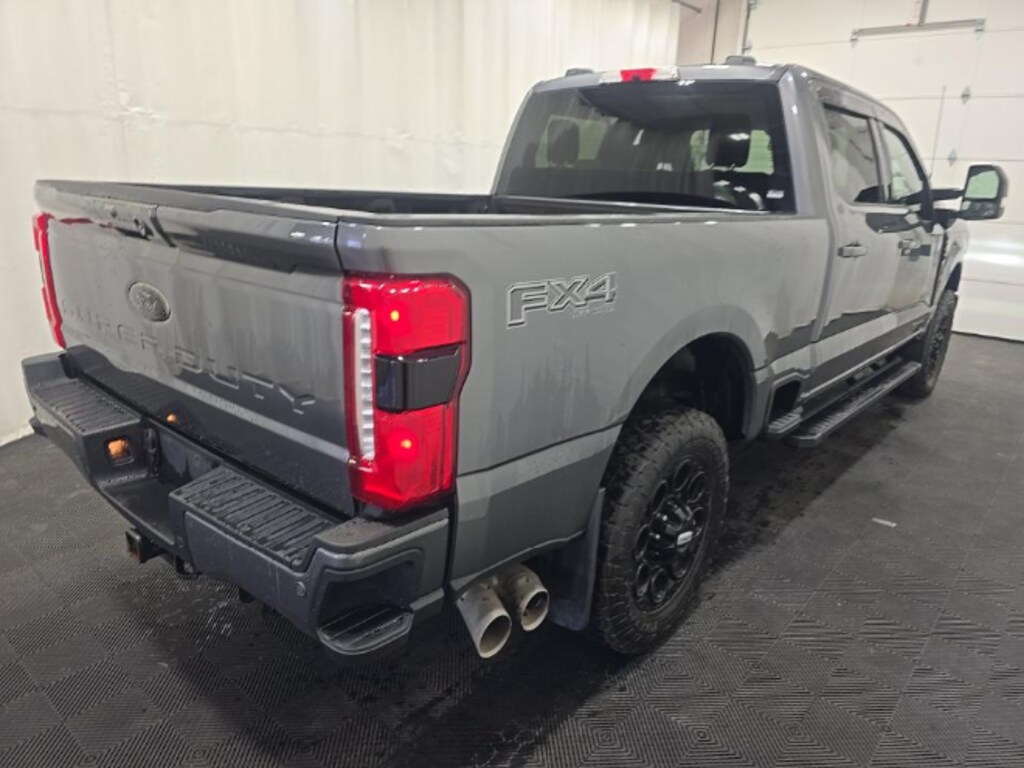 Used 2025 Ford F-250SD 4x4 Crew Cab Lariat Truck
