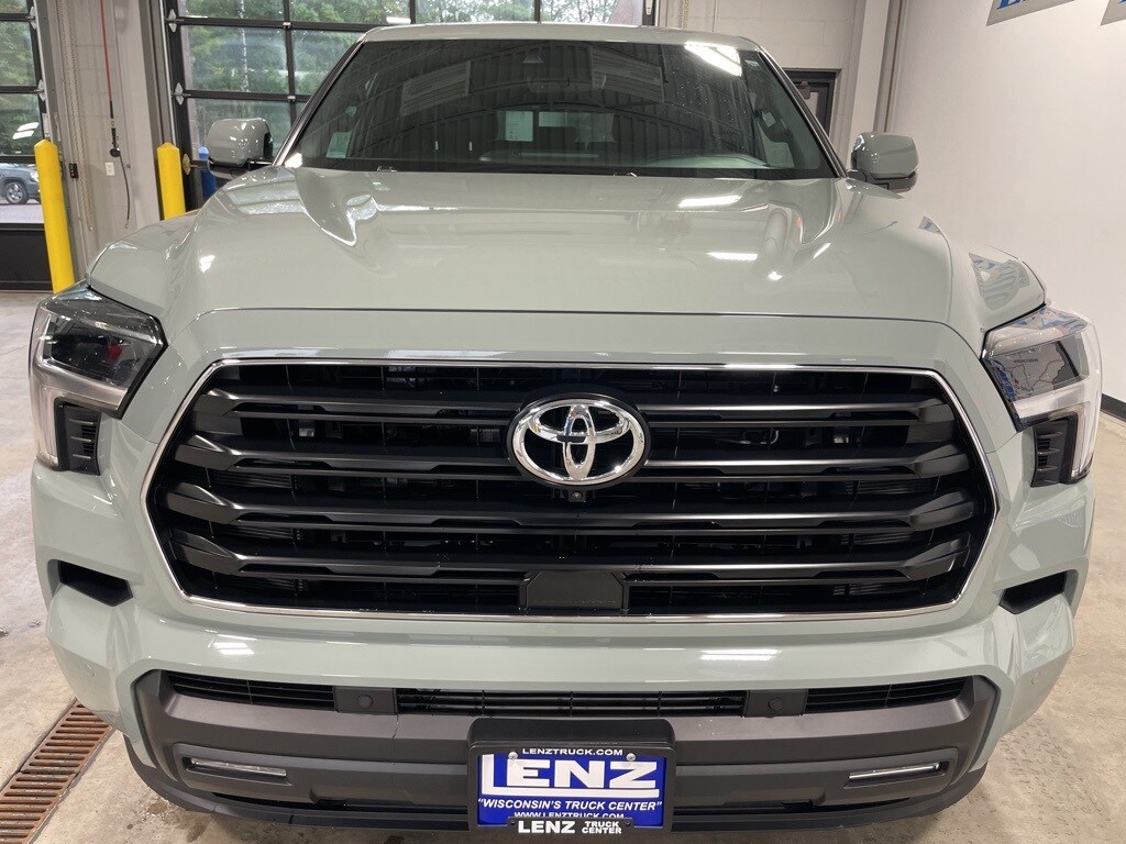 2025 Toyota Sequoia Platinum photo 3
