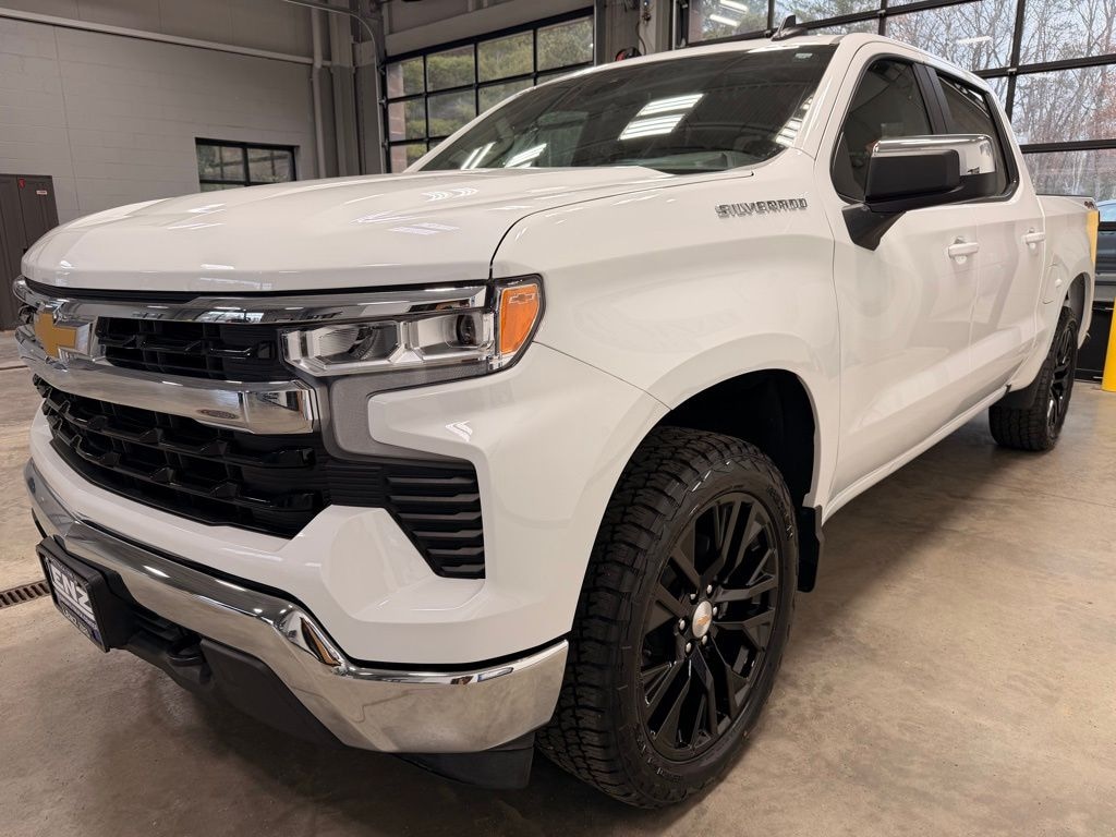 Used 2025 Chevrolet Silverado 1500 4x4 Crew Cab LT Truck