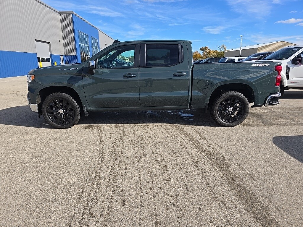 2025 Chevrolet Silverado 1500 LT photo 3