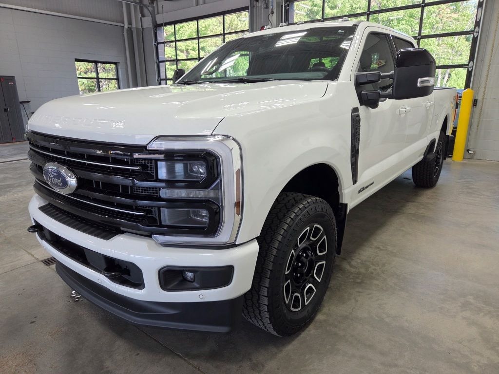 Used 2025 Ford F-250SD 4x4 Crew Cab Platinum Truck