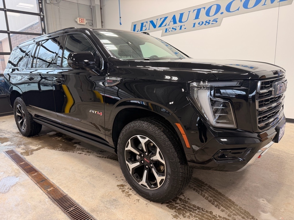 Used 2025 GMC Yukon XL AT4 4WD SUV