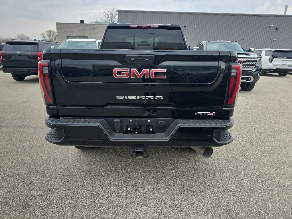 Used 2024 GMC Sierra 2500HD 4x4 Crew Cab AT4 Truck