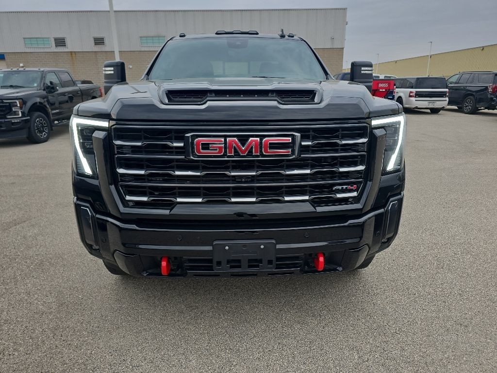 Used 2024 GMC Sierra 2500HD 4x4 Crew Cab AT4 Truck