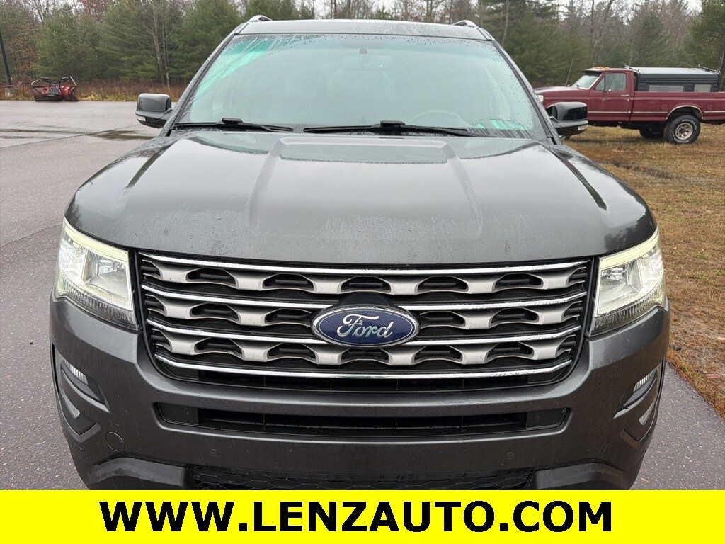 2017 Ford Explorer XLT photo 2