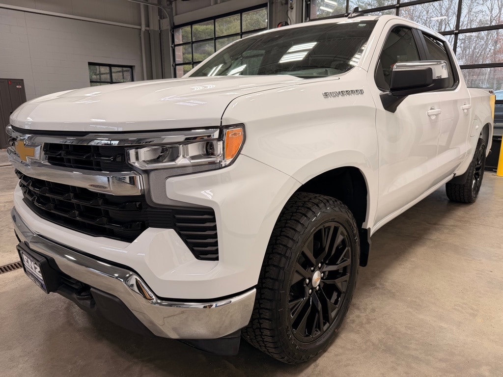 Used 2025 Chevrolet Silverado 1500 4x4 Crew Cab LT Truck