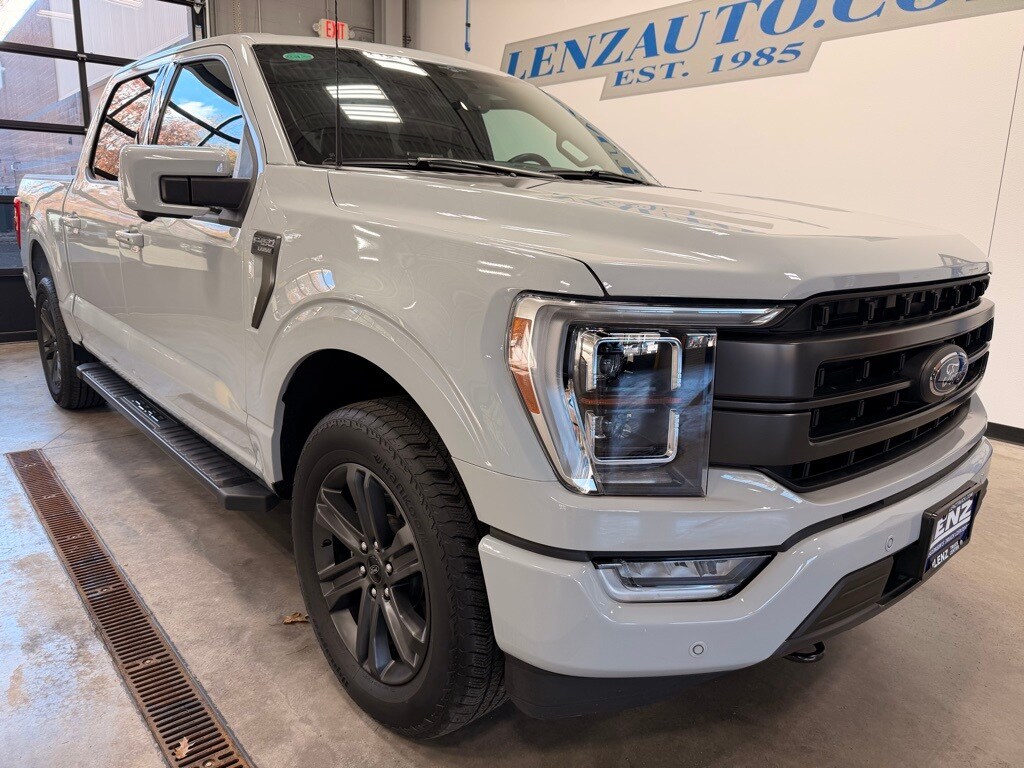 2023 Ford F-150 Lariat photo 2