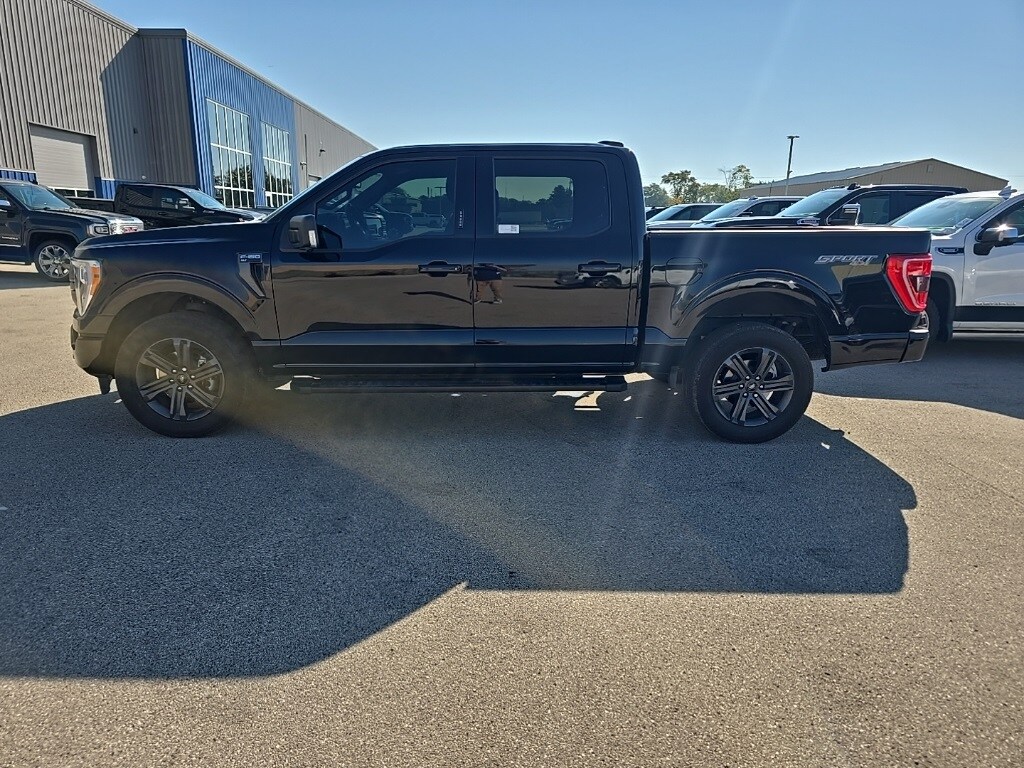 2023 Ford F-150 XLT photo 3