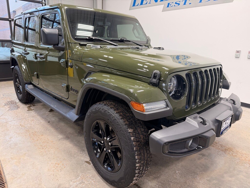 Used 2022 Jeep Wrangler 4x4 Unlimited Sahara SUV