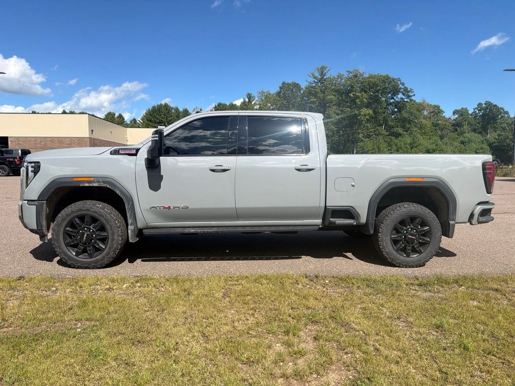 Used 2025 GMC Sierra 2500HD 4x4 Crew Cab AT4 Truck