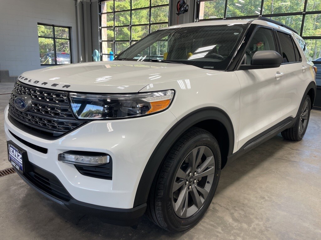 2021 Ford Explorer XLT photo 3