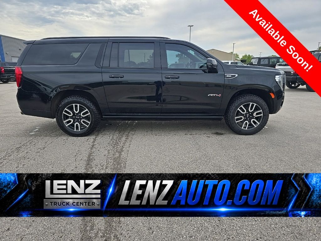 2024 GMC Yukon AT4 4X4's photo