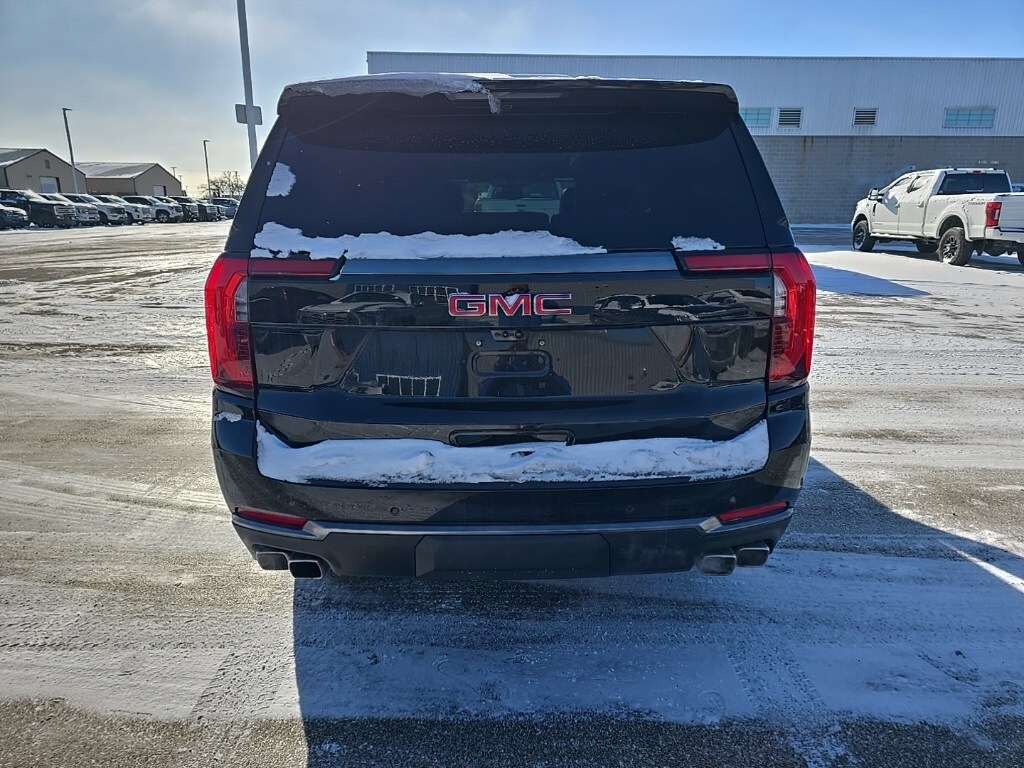 Used 2025 GMC Yukon XL AT4 4WD SUV