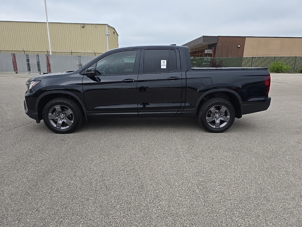 2025 Honda Ridgeline TrailSport photo 3