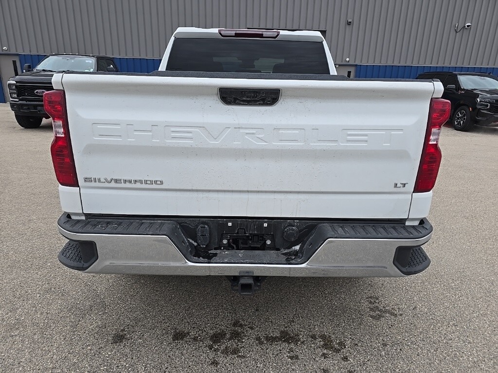 2025 Chevrolet Silverado 1500 LT photo 4