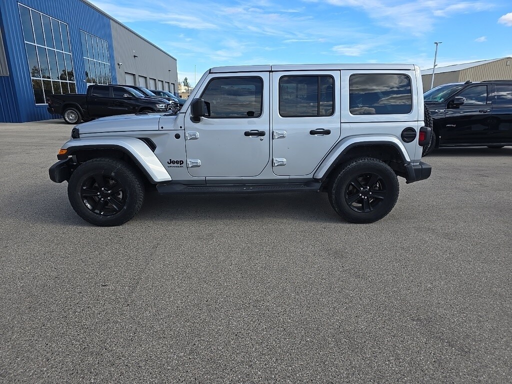 2023 Jeep Wrangler Unlimited Sahara photo 3