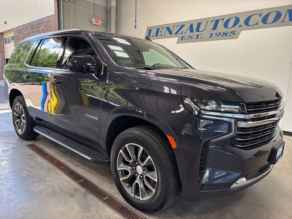 2023 Chevrolet Tahoe LT photo 2