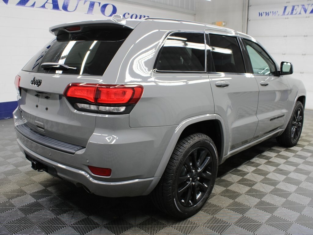 2020 Jeep Grand Cherokee Altitude photo 4