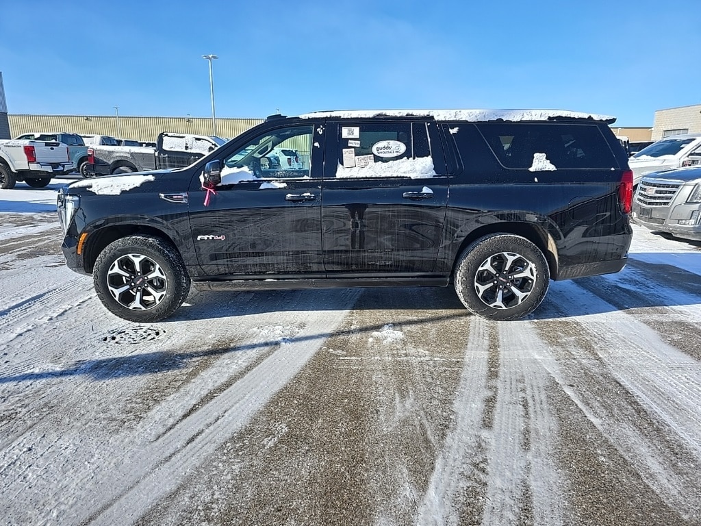 Used 2025 GMC Yukon XL AT4 4WD SUV