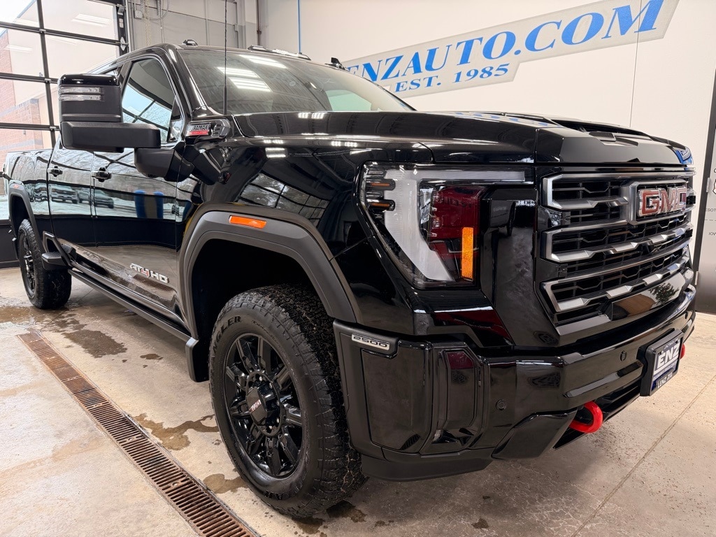 Used 2025 GMC Sierra 2500HD 4x4 Crew Cab AT4 Truck