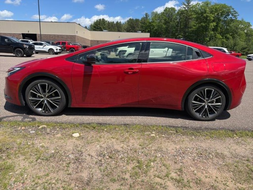 Used 2024 Toyota Prius XLE FWD Hatchback
