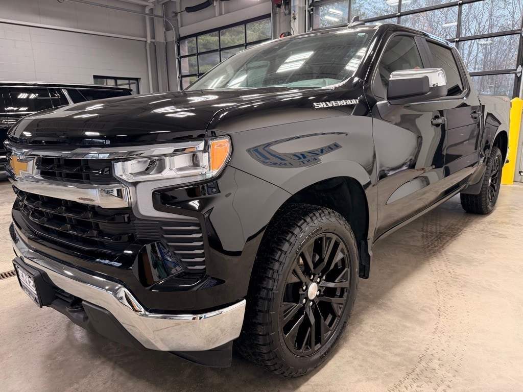Used 2025 Chevrolet Silverado 1500 4x4 Crew Cab LT Truck