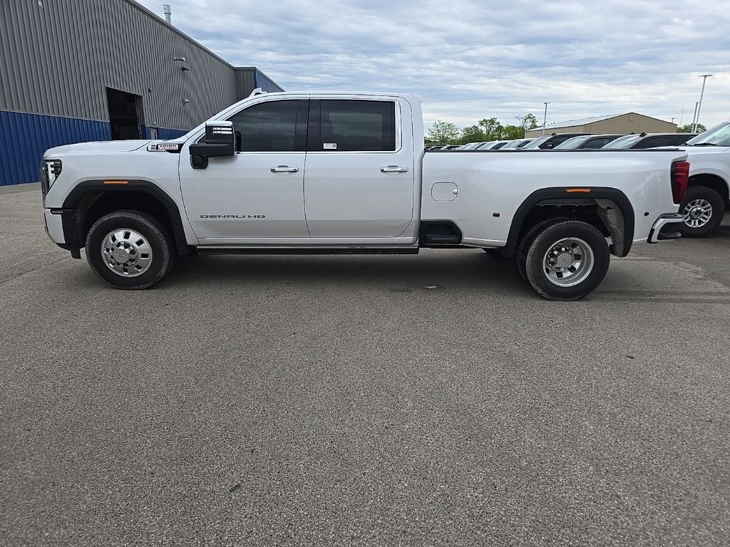 Used 2025 GMC Sierra 3500HD 4x4 Crew Cab Denali DRW Truck