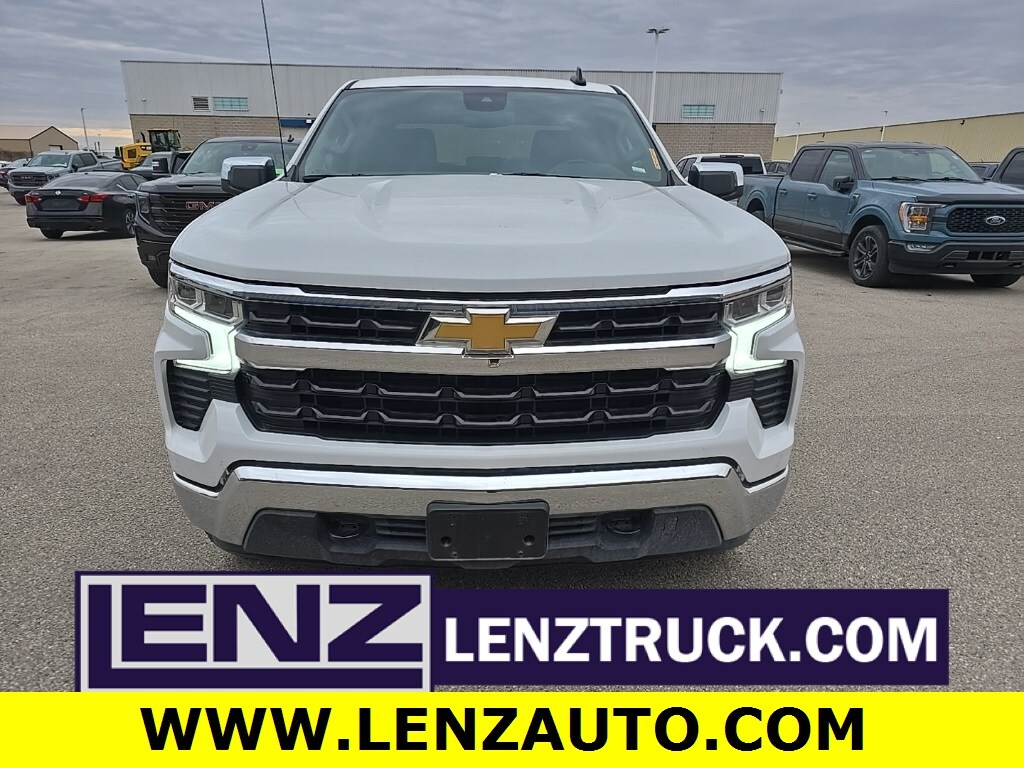 2025 Chevrolet Silverado 1500 LT photo 2