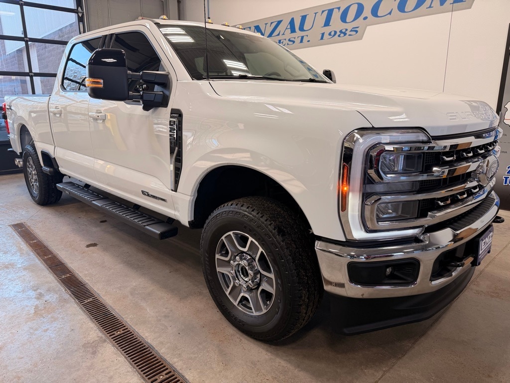 Used 2025 Ford F-250SD 4x4 Crew Cab Lariat Truck