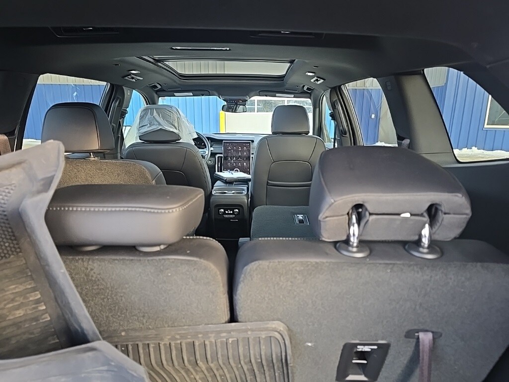 Used 2024 GMC Acadia Elevation AWD SUV