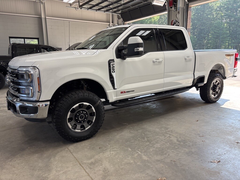 2023 Ford F-250 Lariat photo 4