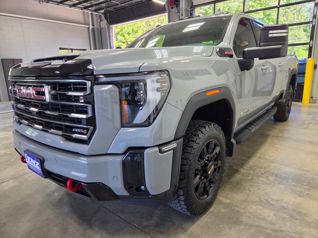 Used 2025 GMC Sierra 2500HD 4x4 Crew Cab AT4 Truck