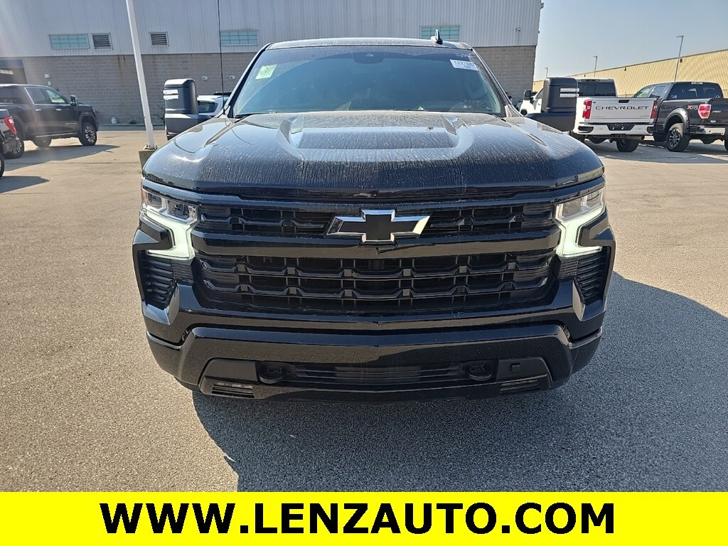 2024 Chevrolet Silverado 1500 RST photo 2