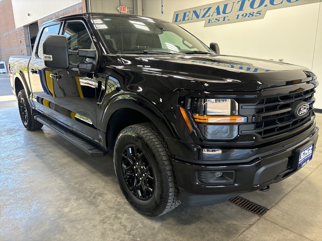 2024 Ford F-150 XLT photo 2