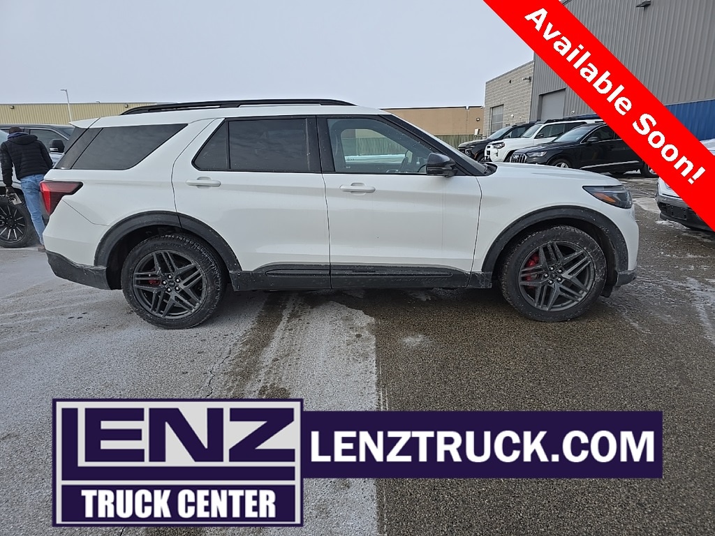 2025 Ford Explorer ST's photo